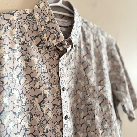 John Langford 100% Cotton Gray Abstract Short Sleeve Button Down - Picture 3 of 13